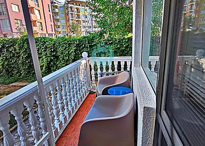 Bravo 5 - Sunny Center Апартамент